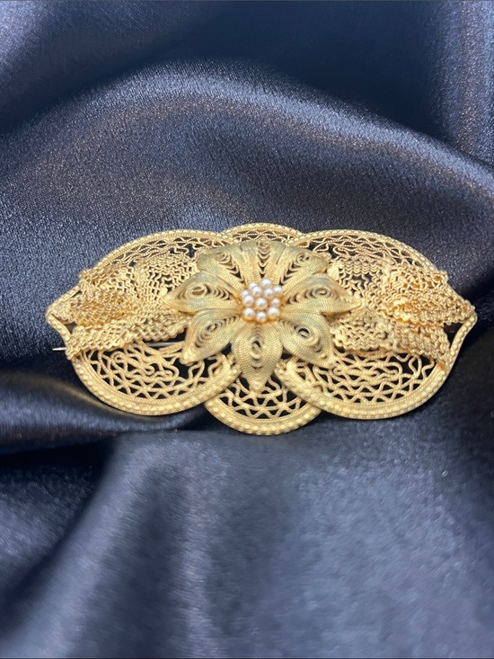 Stanley Jewelry - Antique Gold Tone Filigree Floral Brooch with seed Pearls